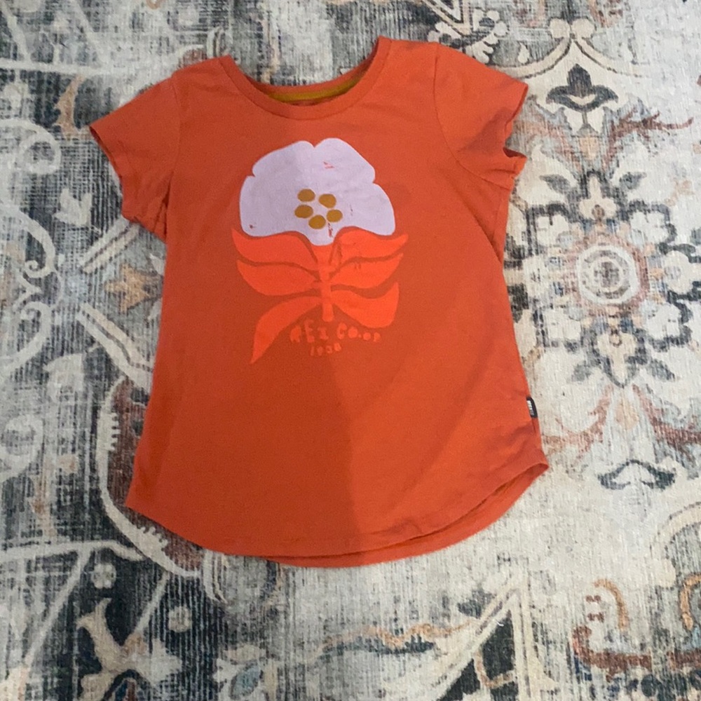 REI kids girls T-shirt!